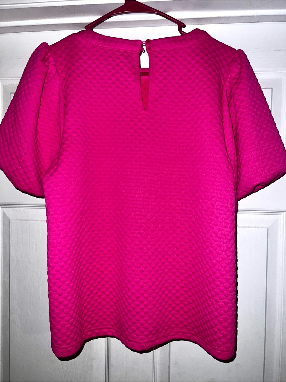 JODIFL Vibrant Pink Textured Quilted Knit Top with Puff Sleeves - Picture 4 of 5
